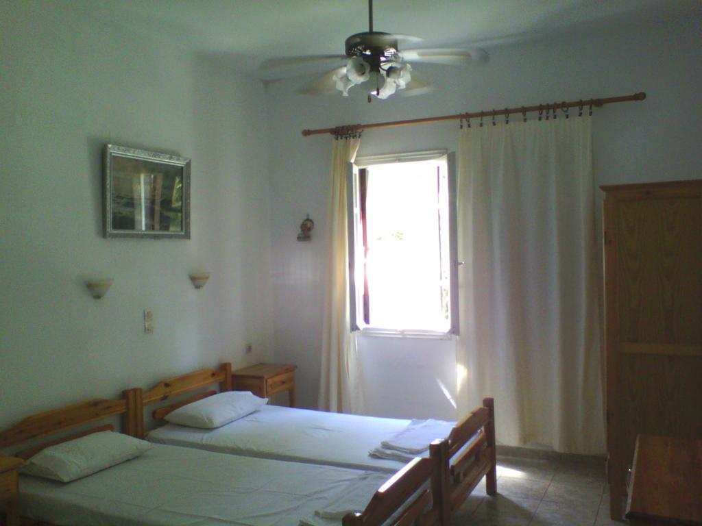 Karagiozos Studios & Apartments سكوبيلوس تاون الغرفة الصورة